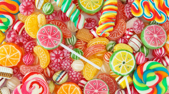 Bánh kẹo ngọt là món ăn khoái khẩu của nhiều bạn trẻ nhưng nó sẽ ảnh hưởng không tốt đến thần kinh của họ (Nguồn: Internet)